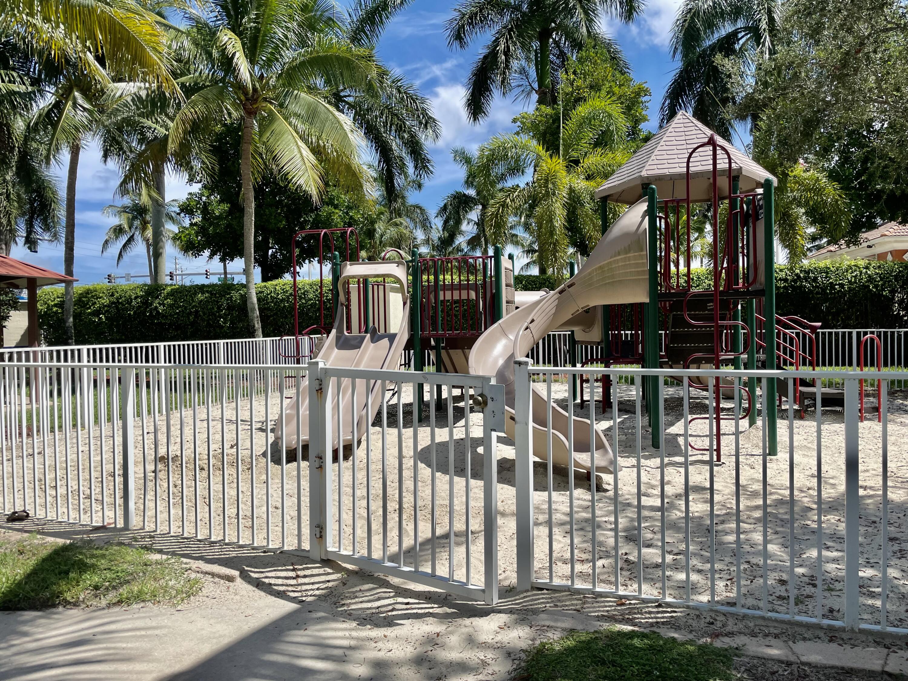 6204 Sandy Bank Terrace West Palm Beach, FL 33407 - Photo 34 of 37 a view of outdoor space deck and dinning area