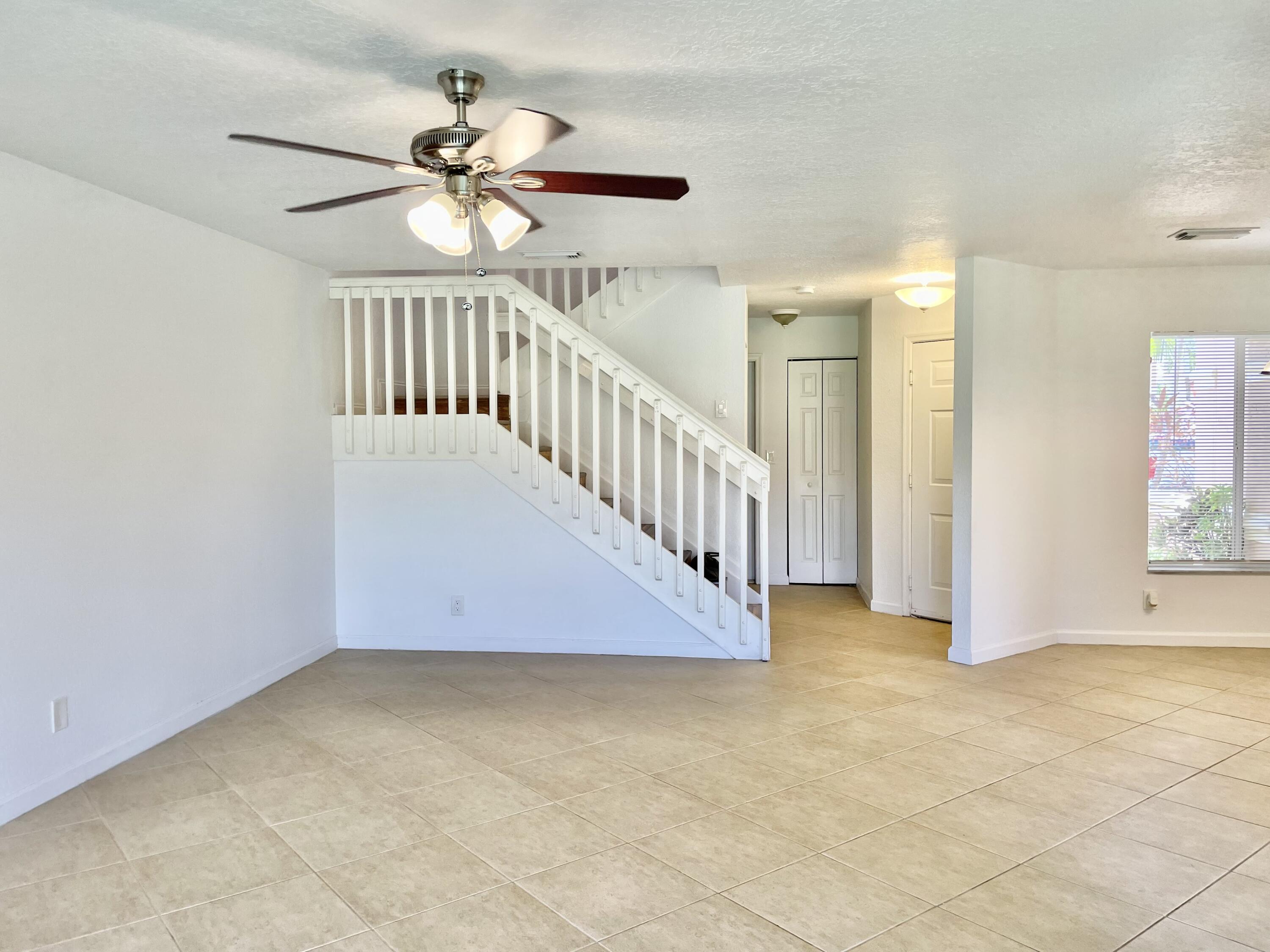 6204 Sandy Bank Terrace West Palm Beach, FL 33407 - Photo 10 of 37 a view of entryway
