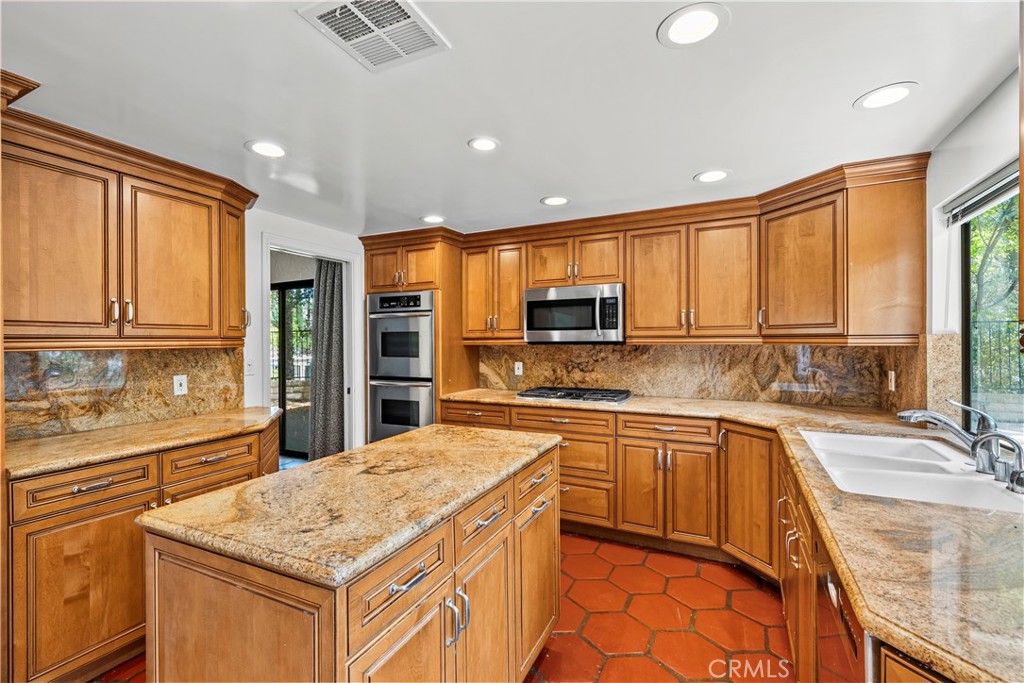 4444 Rochelle Place Encino, CA 91316 - Photo 26 of 55 Gallery Image 26