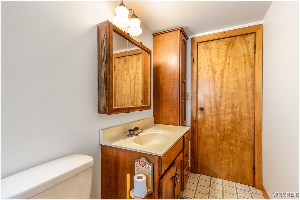 6940 Bear Ridge Road Pendleton, NY 14120 - Photo 18 of 50