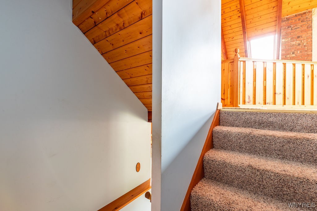 6940 Bear Ridge Road Pendleton, NY 14120 - Photo 19 of 50