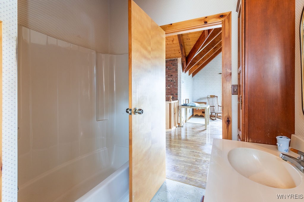 6940 Bear Ridge Road Pendleton, NY 14120 - Photo 21 of 50