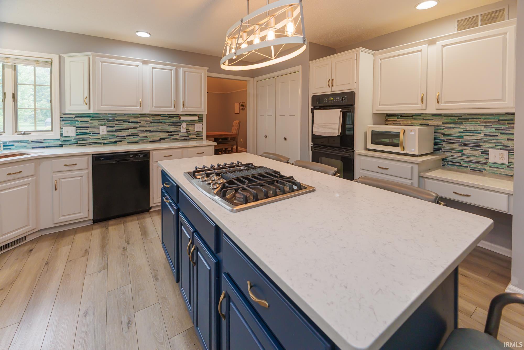 501 South Riviera Lane Yorktown, IN 47396 - Photo 12 of 35