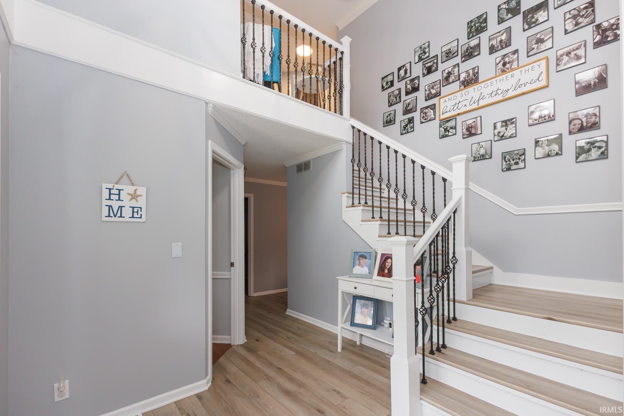 501 South Riviera Lane Yorktown, IN 47396 - Photo 6 of 35