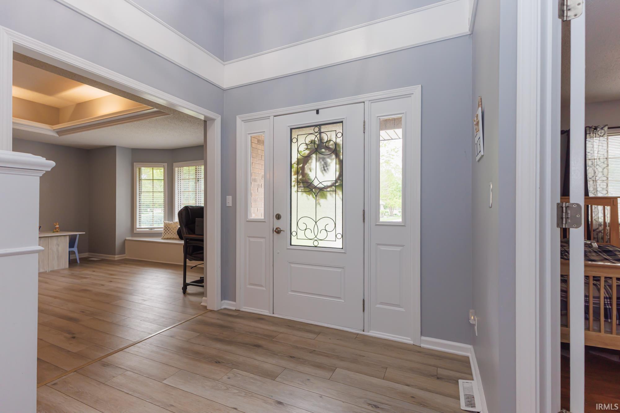 501 South Riviera Lane Yorktown, IN 47396 - Photo 7 of 35