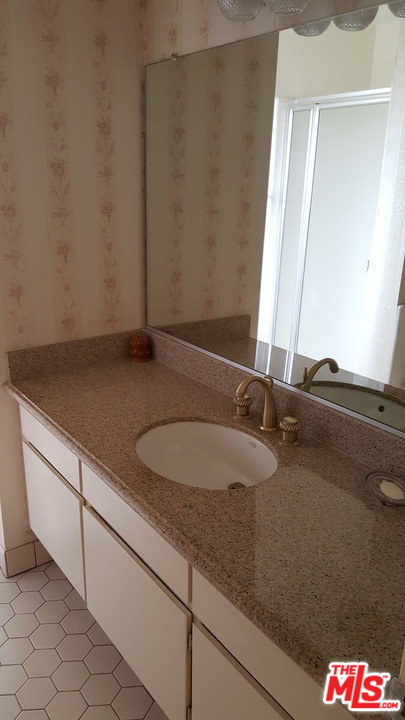 853 Le Doux Road, Unit 201 Los Angeles, CA 90035 - Photo 11 of 14