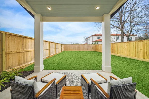 $1,250,000 | 1720 Huge Oaks Street, Houston, TX 77055