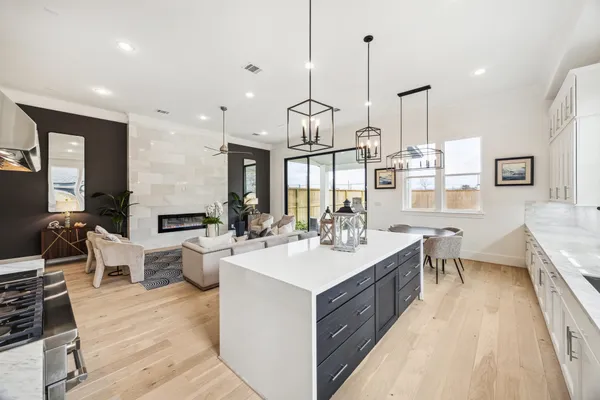 $1,250,000 | 1720 Huge Oaks Street, Houston, TX 77055