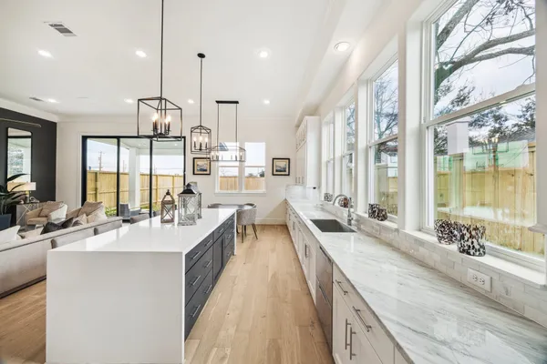 $1,250,000 | 1720 Huge Oaks Street, Houston, TX 77055