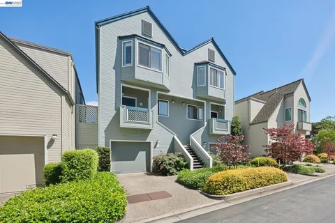 $995,000 | 6 Invincible Court, Unit F40, Alameda, CA 94501