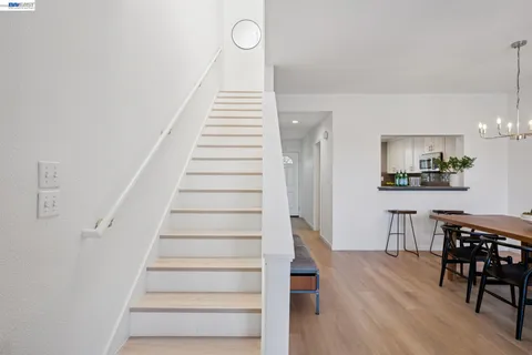 $995,000 | 6 Invincible Court, Unit F40, Alameda, CA 94501