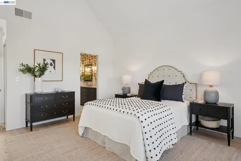 $995,000 | 6 Invincible Court, Unit F40, Alameda, CA 94501