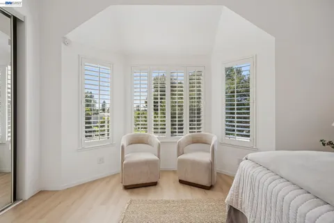 $995,000 | 6 Invincible Court, Unit F40, Alameda, CA 94501