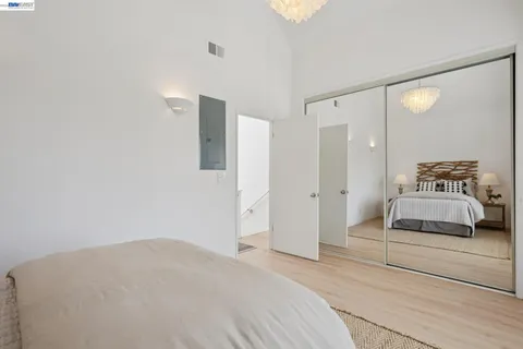 $995,000 | 6 Invincible Court, Unit F40, Alameda, CA 94501