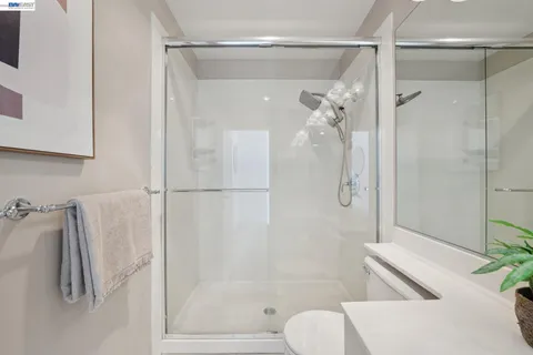 $995,000 | 6 Invincible Court, Unit F40, Alameda, CA 94501