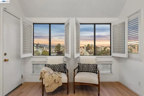 $995,000 | 6 Invincible Court, Unit F40, Alameda, CA 94501