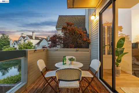 $995,000 | 6 Invincible Court, Unit F40, Alameda, CA 94501