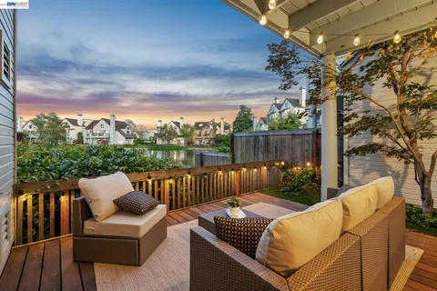 $995,000 | 6 Invincible Court, Unit F40, Alameda, CA 94501