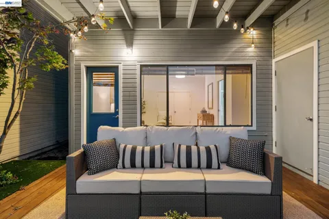 $995,000 | 6 Invincible Court, Unit F40, Alameda, CA 94501