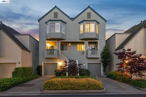 $995,000 | 6 Invincible Court, Unit F40, Alameda, CA 94501