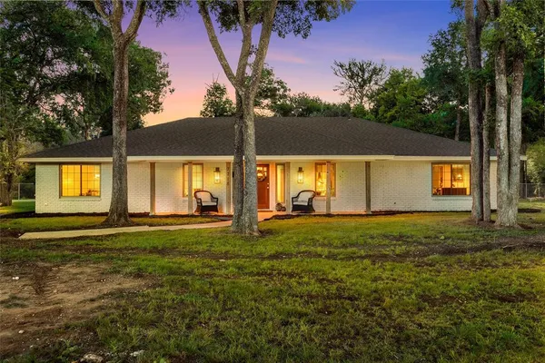 $650,000 | 7718 North River Crossing, Waco, TX 76633