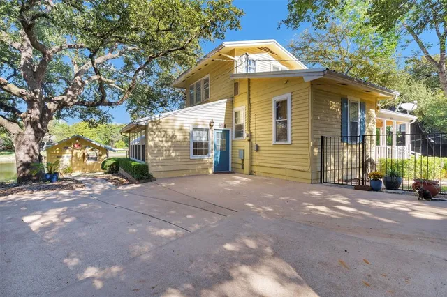 a view of a house with a outdoor space