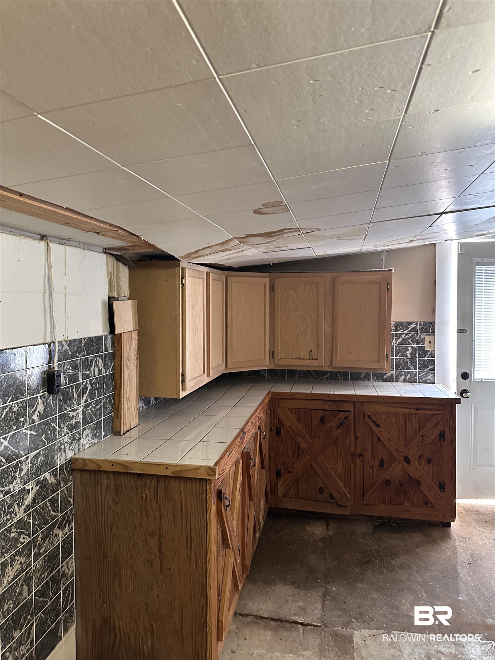 16646 County Road 26 Foley, AL 36535 - Photo 4 of 21 Laundry and storage