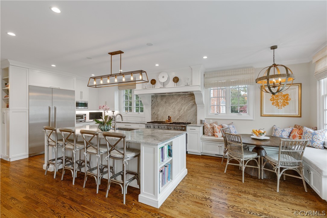 109 Nottingham Road Richmond, VA 23221 - Photo 12 of 44 Amazing chef's kitchen with huge marble island and banquette