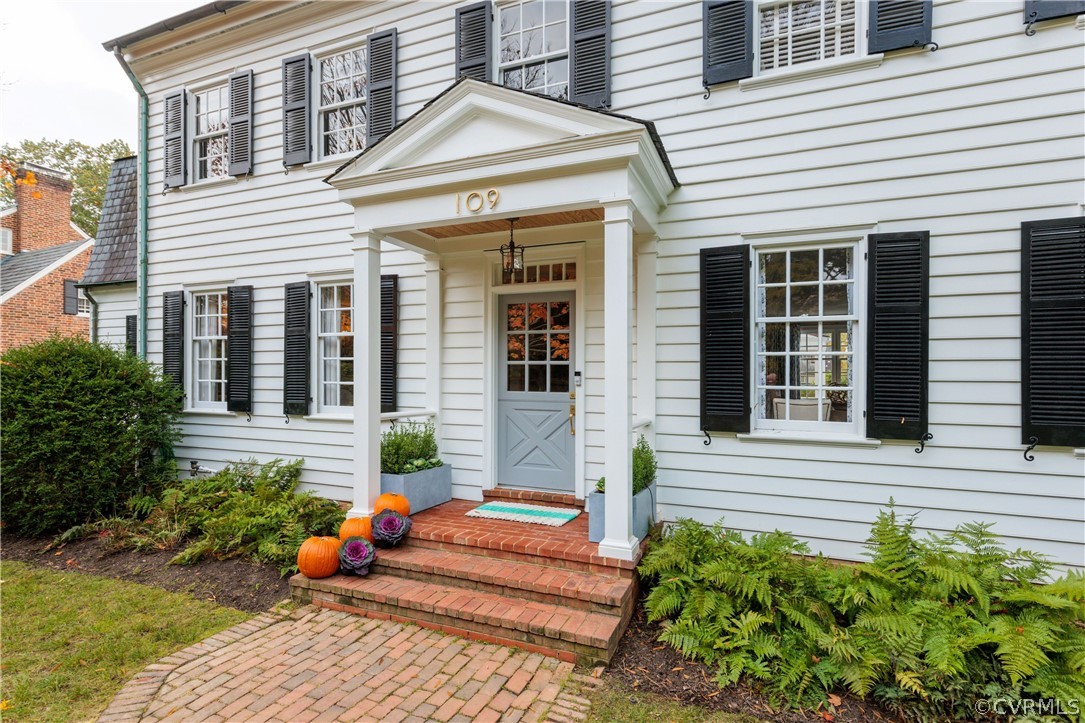 109 Nottingham Road Richmond, VA 23221 - Photo 2 of 44 Front of house faces the original Windsor Farms manor house