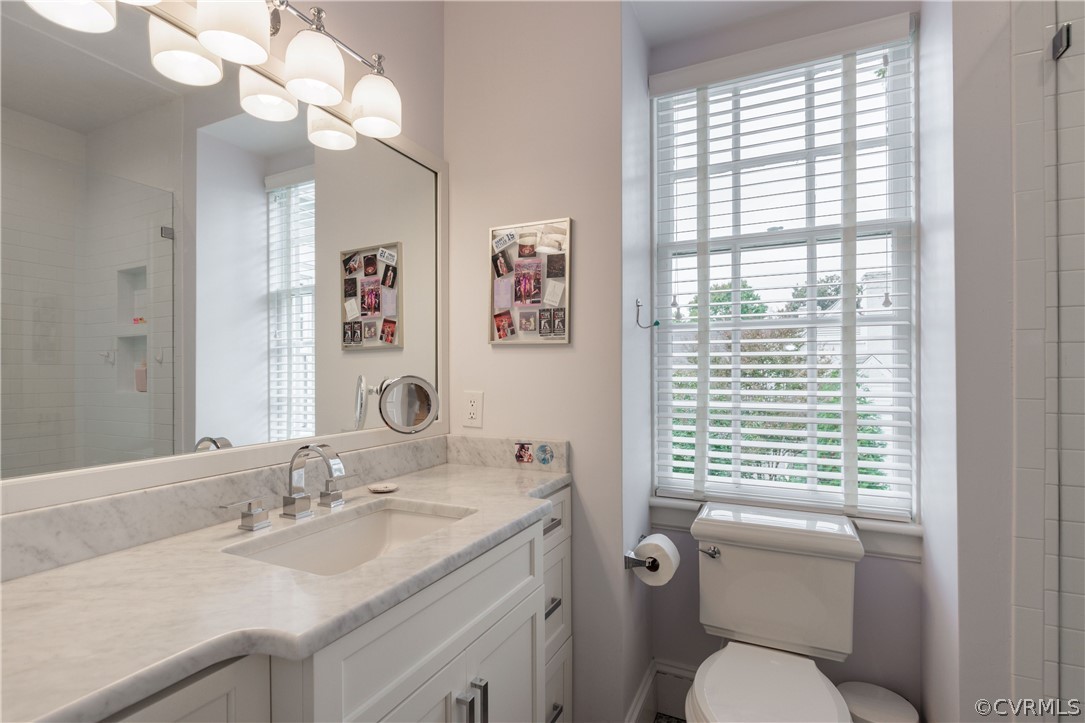 109 Nottingham Road Richmond, VA 23221 - Photo 27 of 44 Ensuite full bath for Bedroom #2