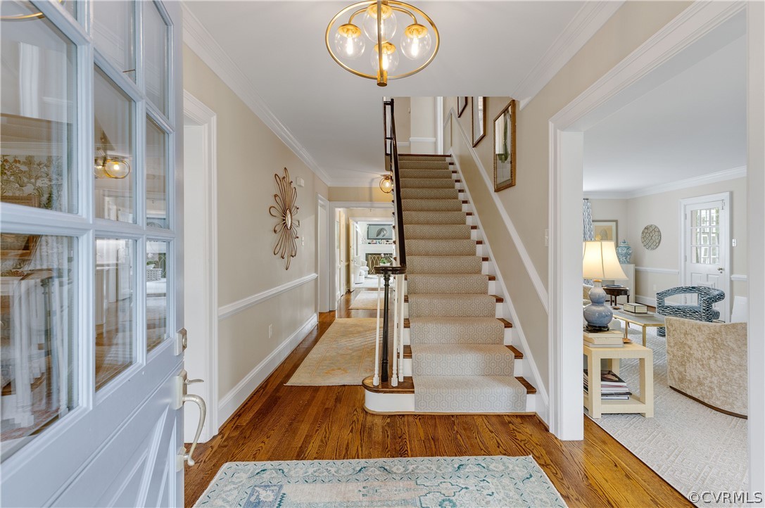 109 Nottingham Road Richmond, VA 23221 - Photo 3 of 44 Front-to-back entrance hall