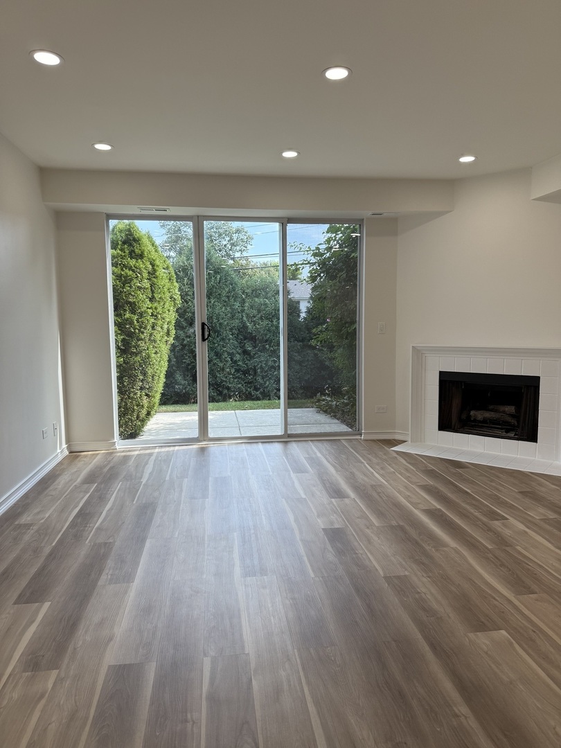 7825 Darien Lake Drive, Unit 7825 Darien, IL 60561 - Photo 5 of 11