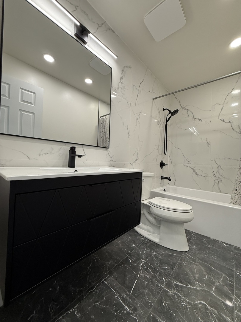 7825 Darien Lake Drive, Unit 7825 Darien, IL 60561 - Photo 8 of 11