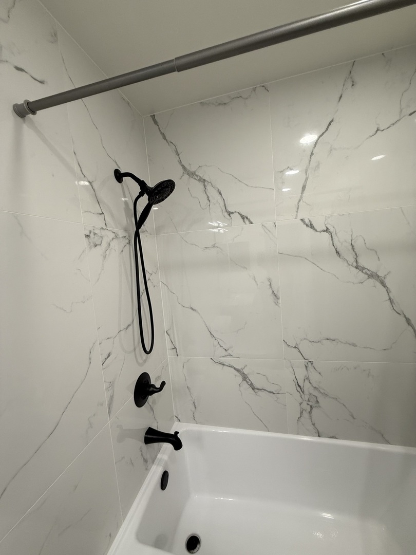 7825 Darien Lake Drive, Unit 7825 Darien, IL 60561 - Photo 9 of 11