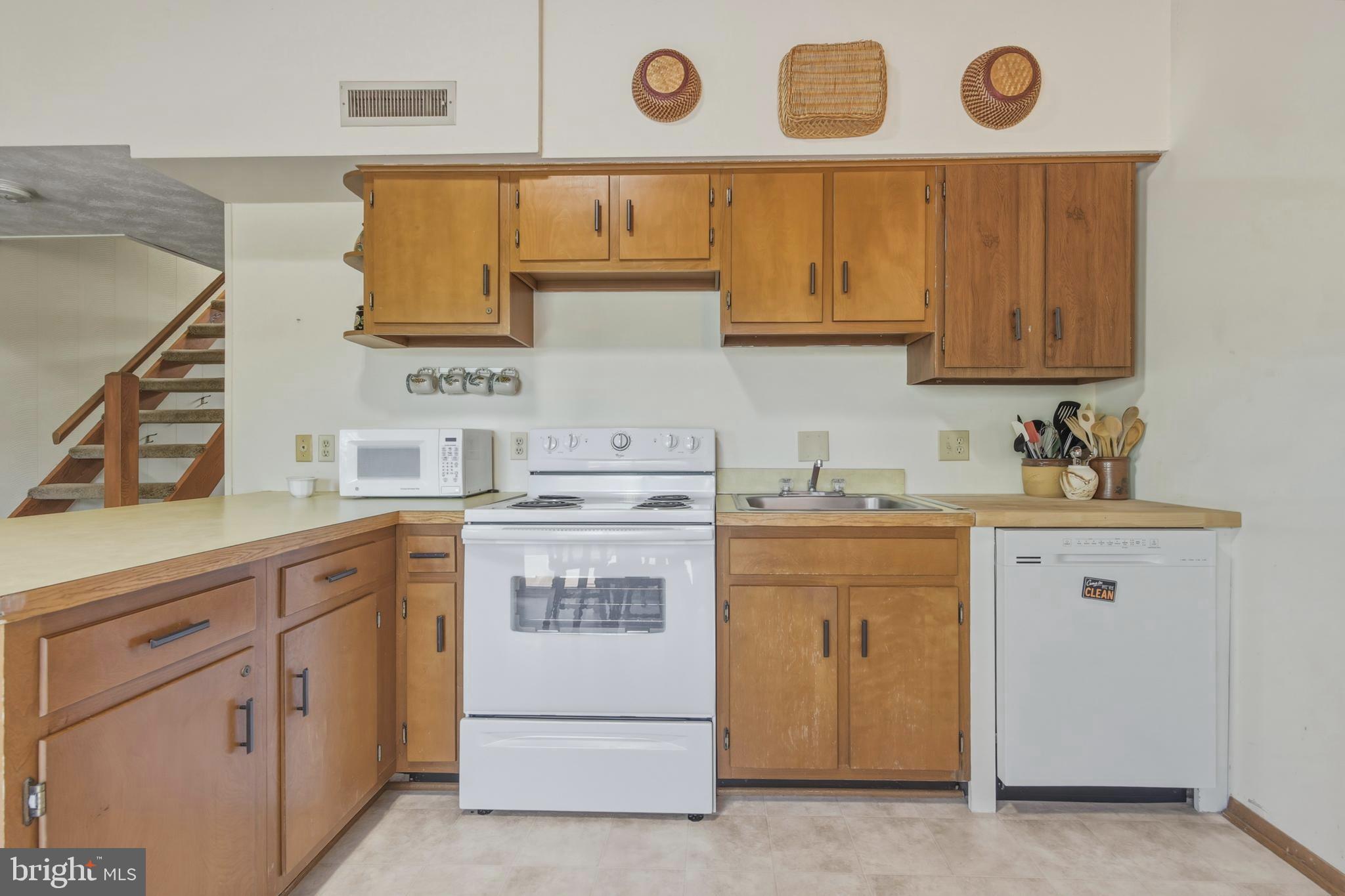 274 The Hill Road, Unit 13C Basye, VA 22810 - Photo 21 of 45 Open Kitchen