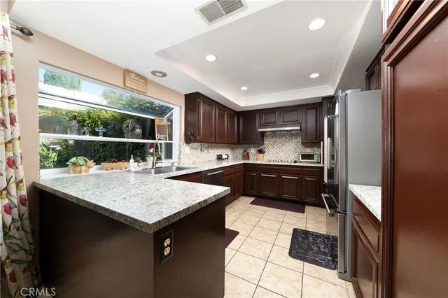 $1,100,000 | 26445 Sandy Creek, Lake Forest, CA 92630