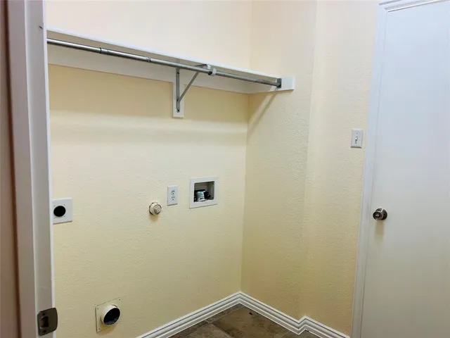 $2,800 | 132 Cassandra Drive, Forney, TX 75126