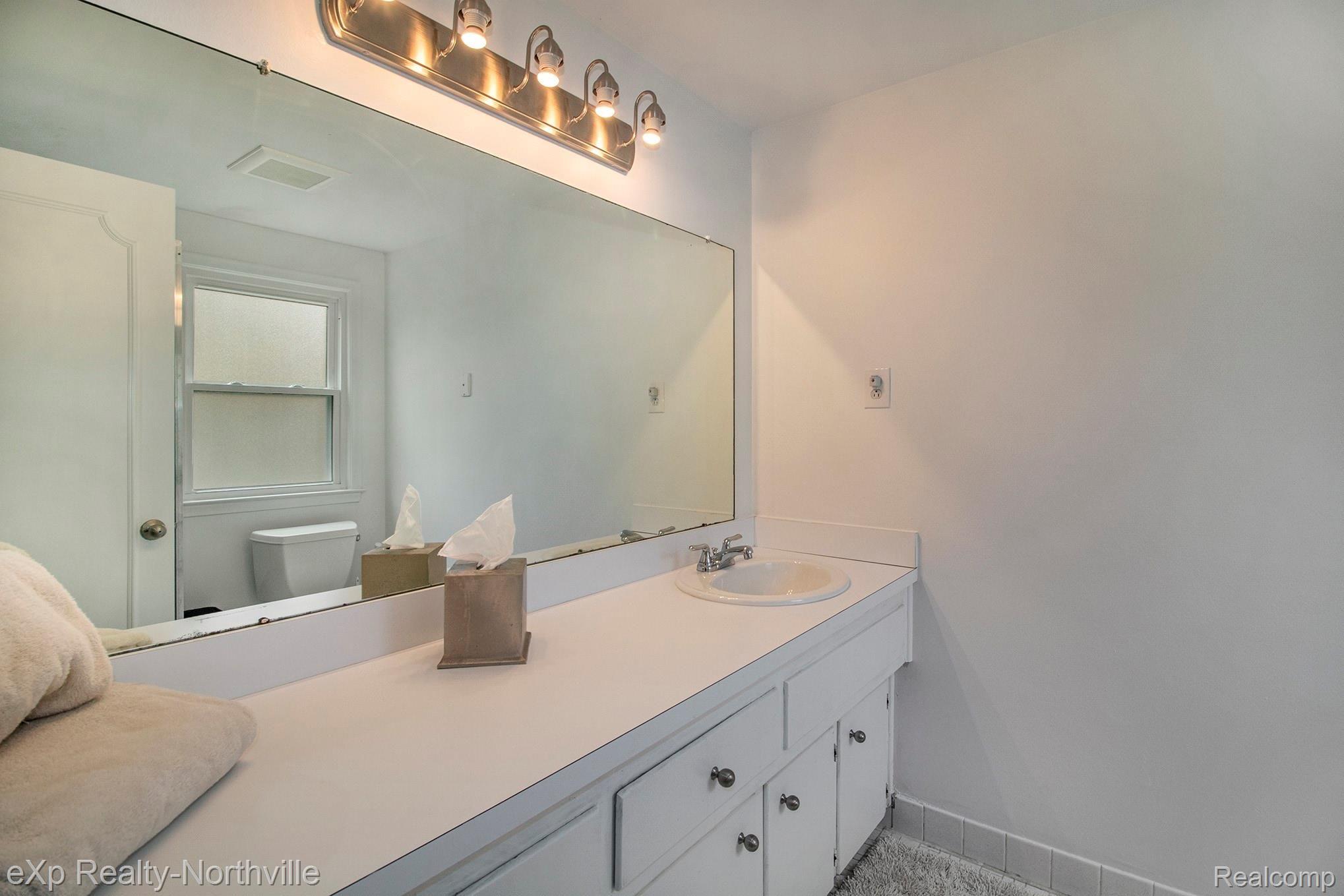 4711 Quarton Road Bloomfield Hills, MI 48301 - Photo 27 of 28 Full master bath