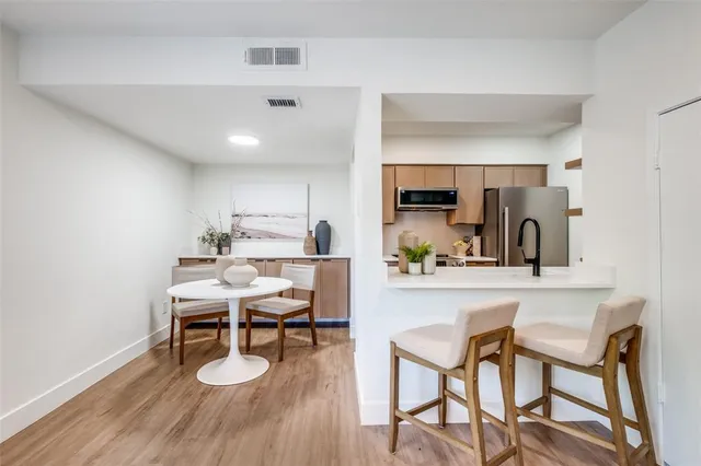 $190,000 | 4020 Holland Avenue, Unit 211, Dallas, TX 75219