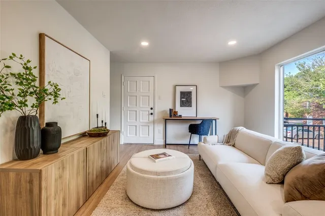 $190,000 | 4020 Holland Avenue, Unit 211, Dallas, TX 75219