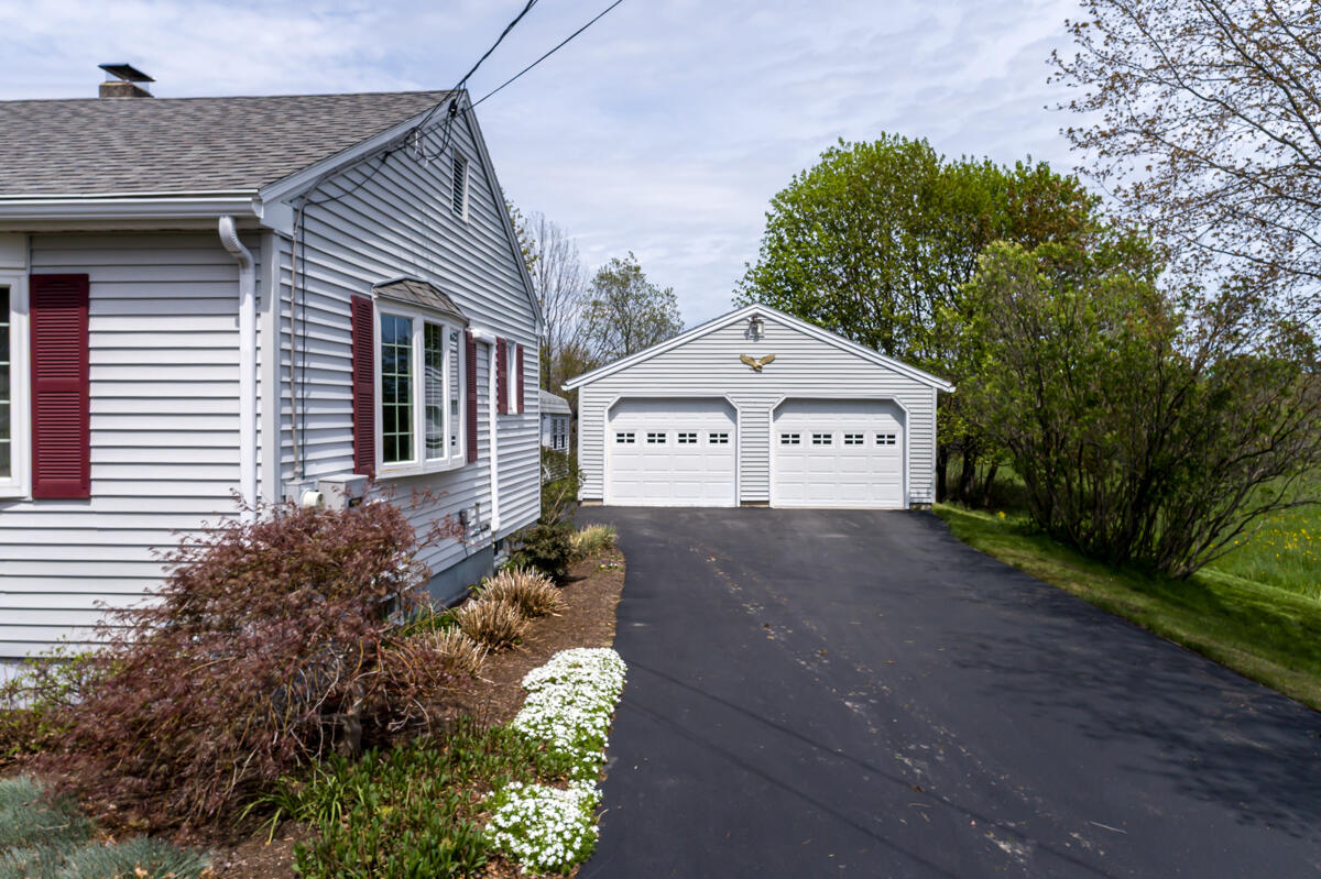 800 North Road Yarmouth, ME 04096 - Photo 50 of 60 50-Garage (1 of 3)