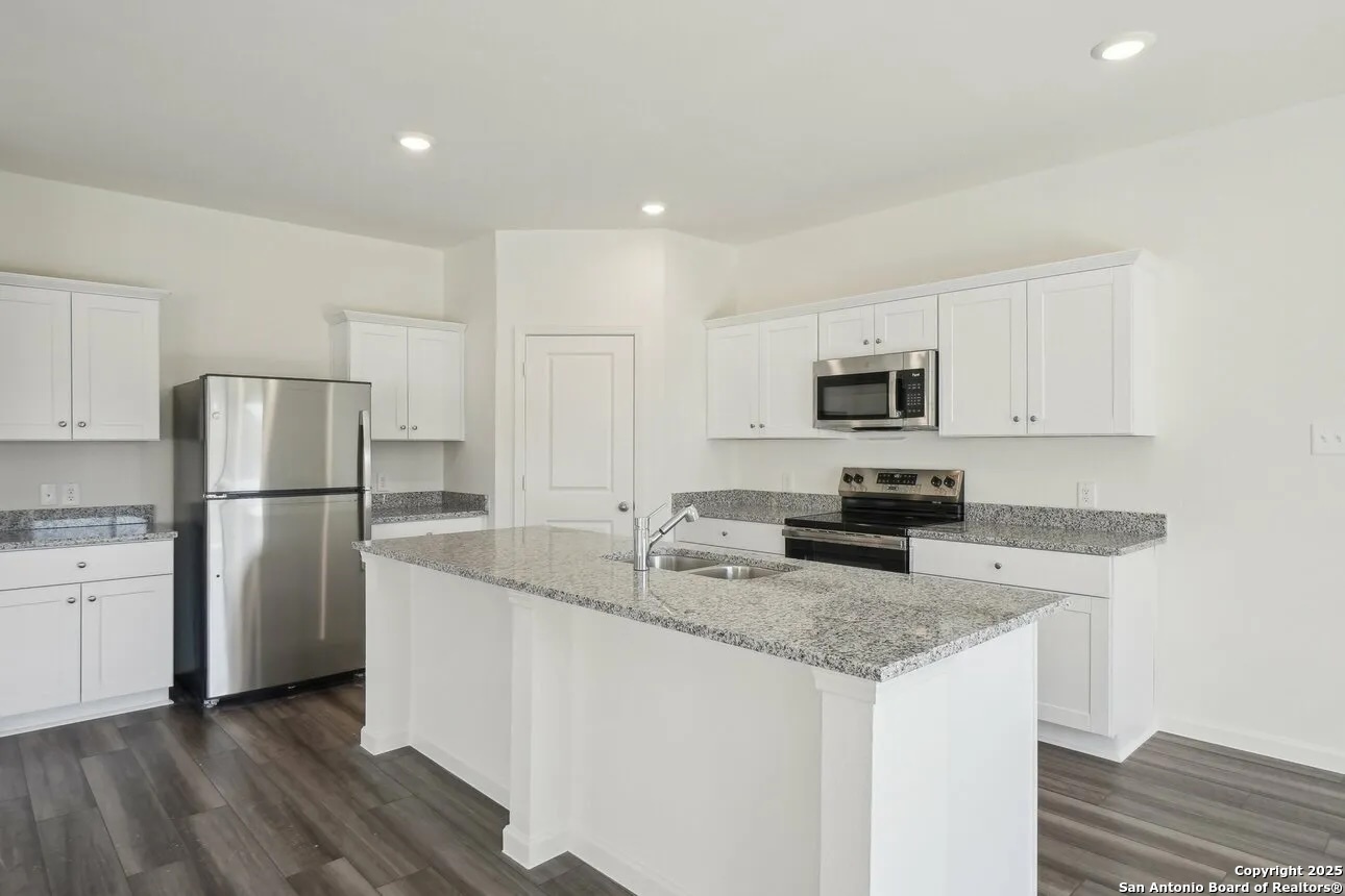 10503 Lesser Snow Adkins, TX 78101 - Photo 4 of 22