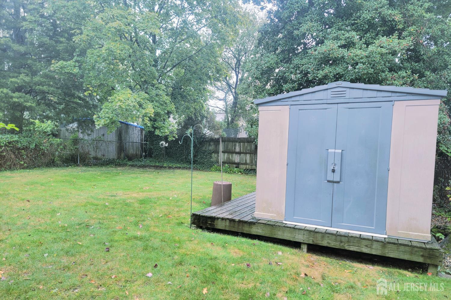 937 North Concourse Keyport, NJ 07735 - Photo 27 of 27 a view of a backyard with a cabin