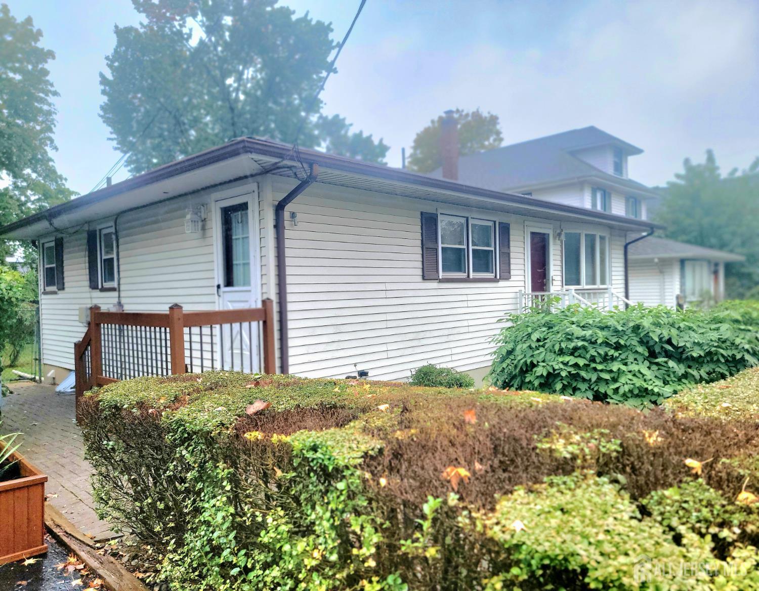 937 North Concourse Keyport, NJ 07735 - Photo 3 of 27 a front view of a house with a yard