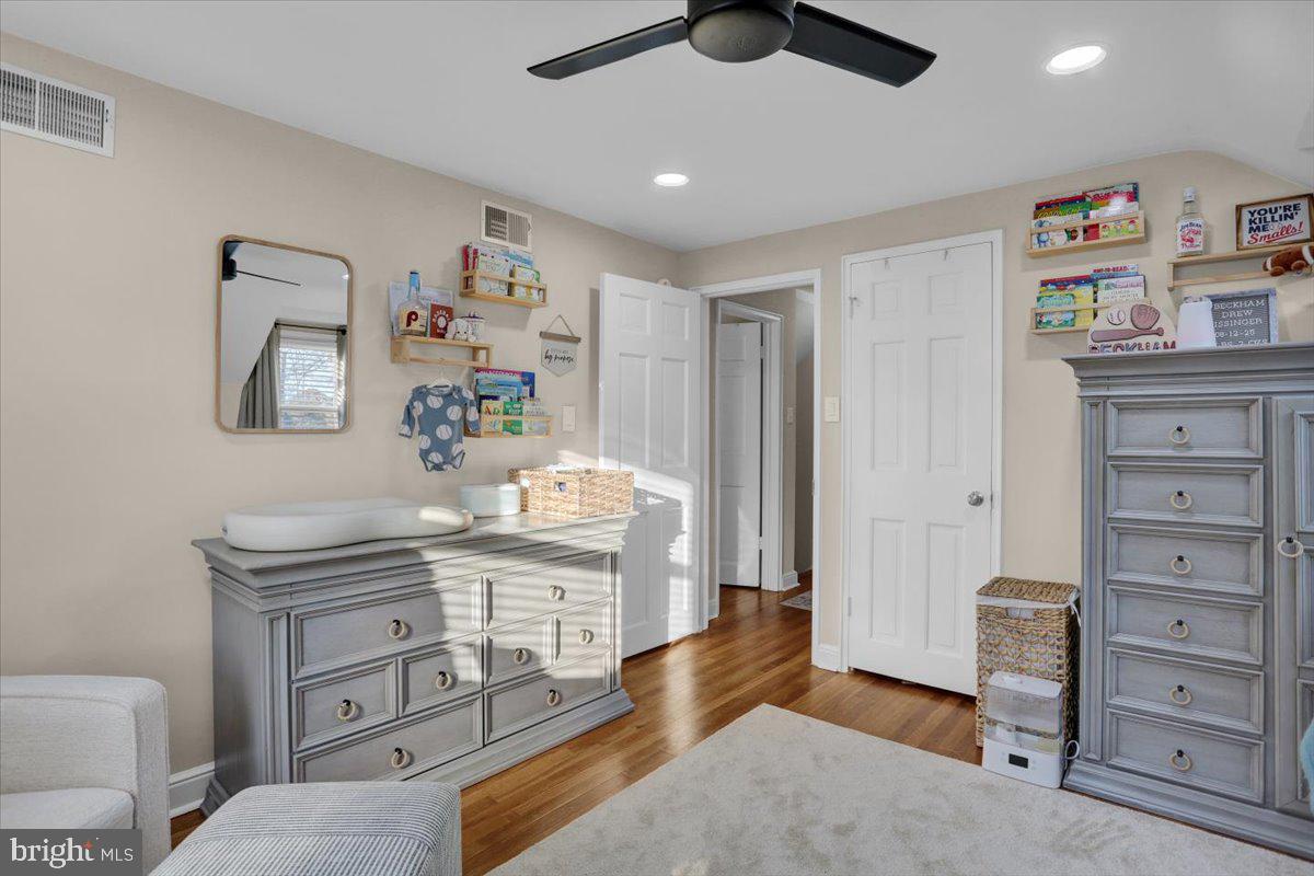 321 Jefferson Boulevard Reading, PA 19609 - Photo 20 of 32 a view of workspace with furniture