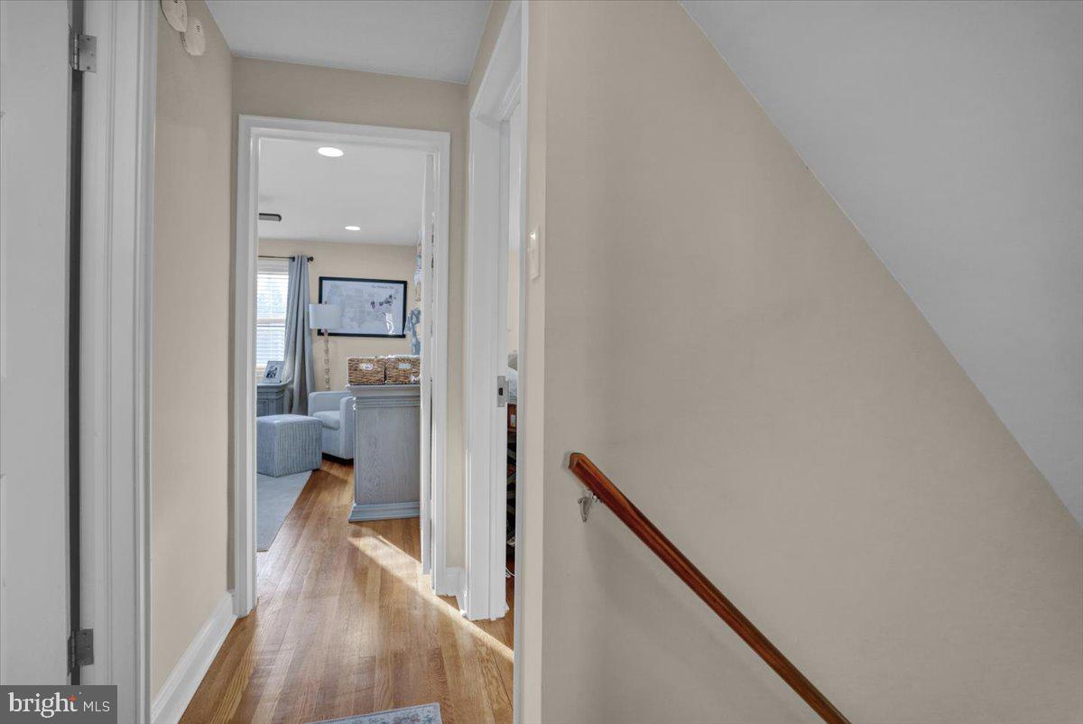 321 Jefferson Boulevard Reading, PA 19609 - Photo 21 of 32 a view of a hallway with a small space
