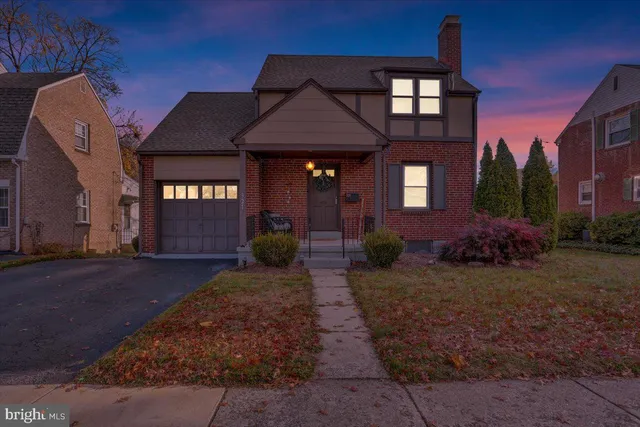 $299,900 | 321 Jefferson Boulevard, Reading, PA 19609