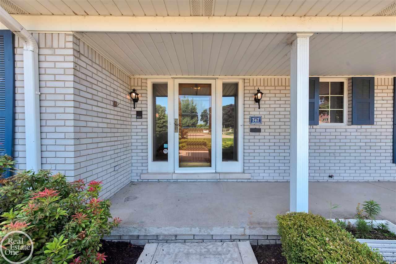 747 Ballantyne Road Grosse Pointe Shores, MI 48236 - Photo 13 of 46