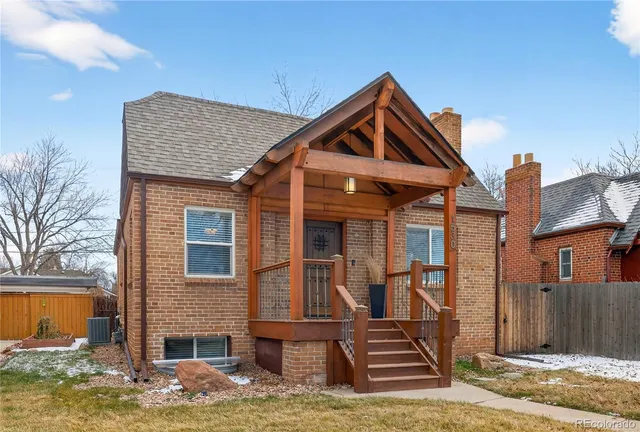 a front view of house with yard