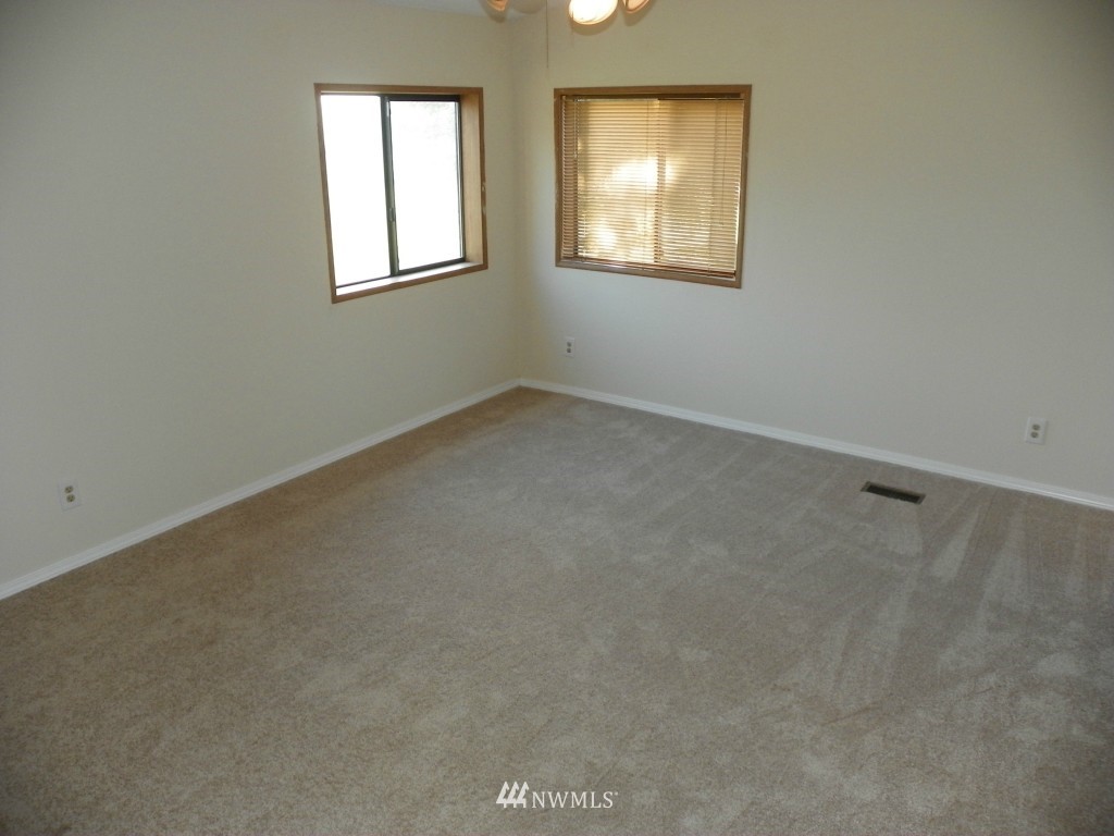 4636 176th Avenue Southwest Rochester, WA 98579 - Photo 13 of 25